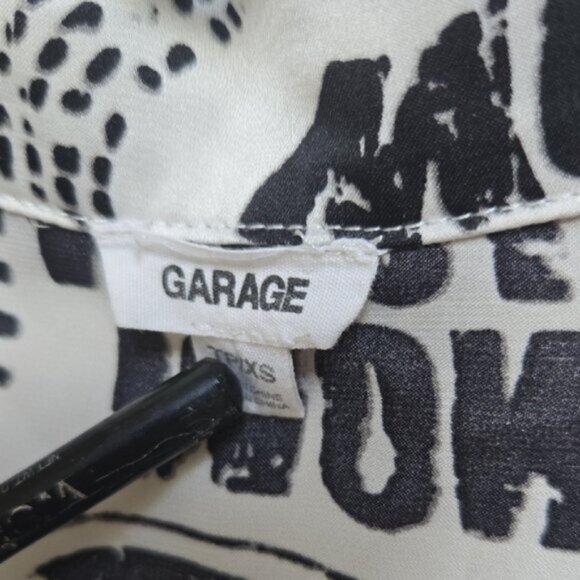 Garage Short Black and White Newspaper print Button Down Shirt Extra Small - Picture 3 of 5
